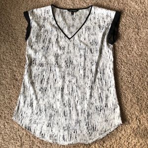 Black and white express top